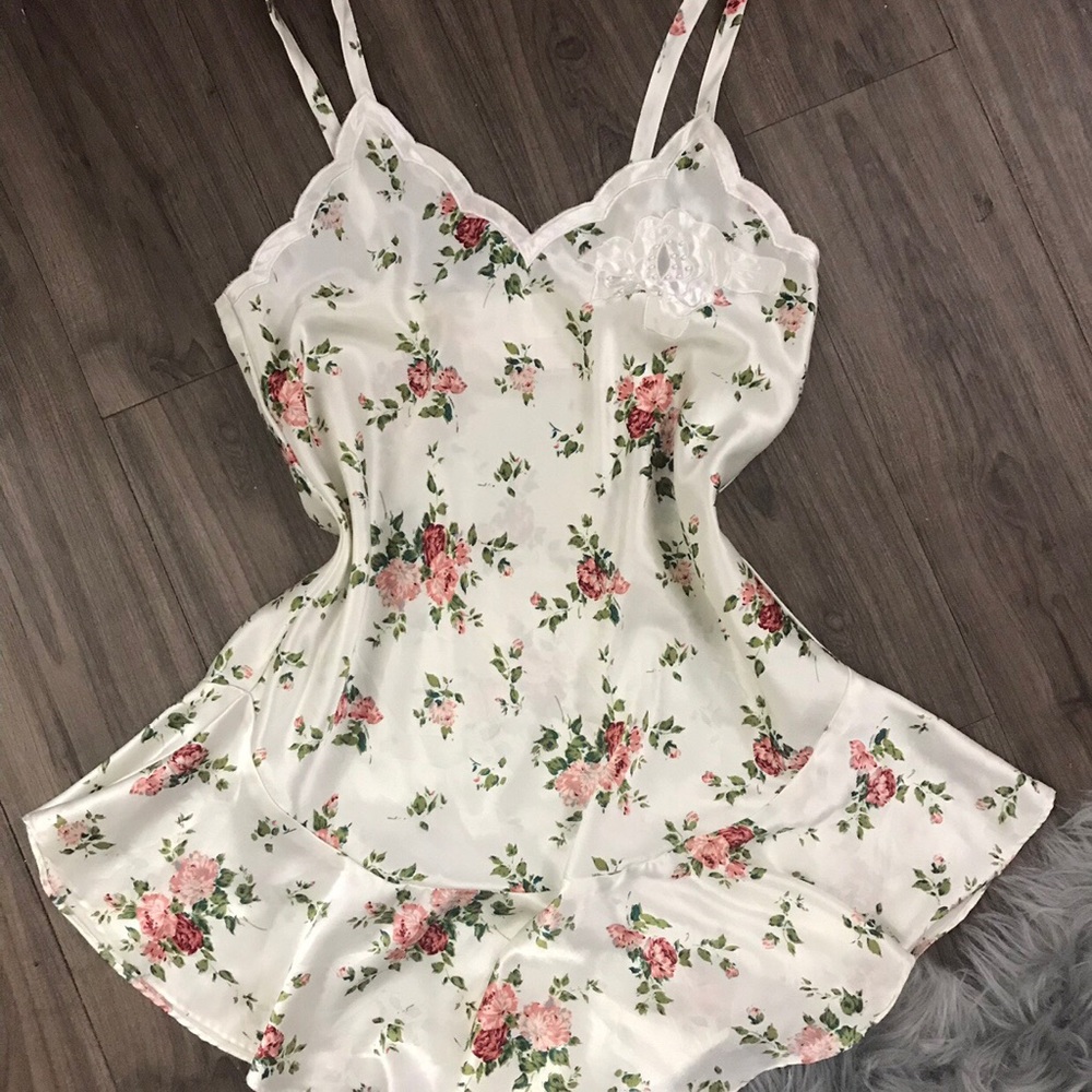VINTAGE VICTORIAS SECRET FLORAL SLIP DRESS S